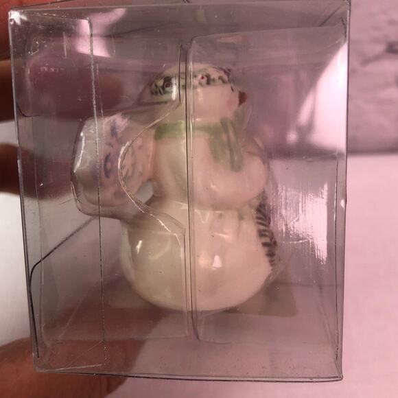 Snowman Winter Christmas Mini Ceramic Hand Painted Salt and Pepper Shaker Set - Picture 5 of 8